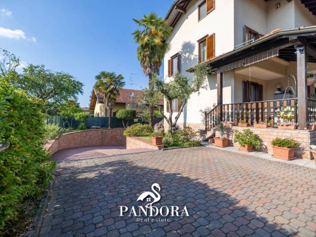 Villa in vendita a Arsago Seprio VA