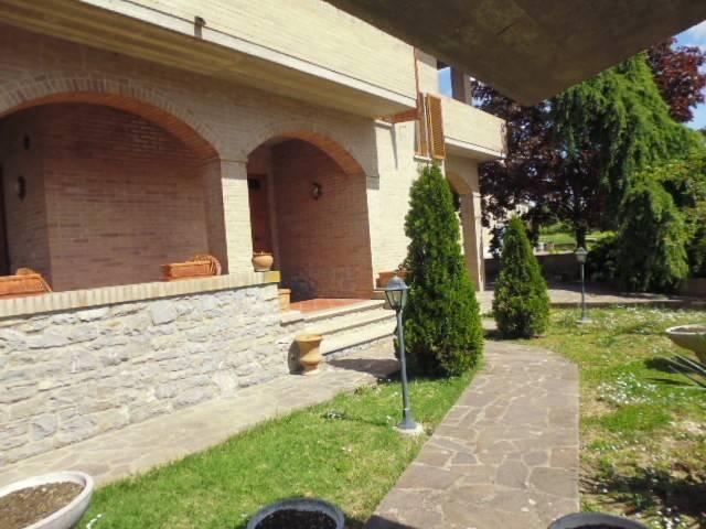 Villa in vendita a Asciano SI