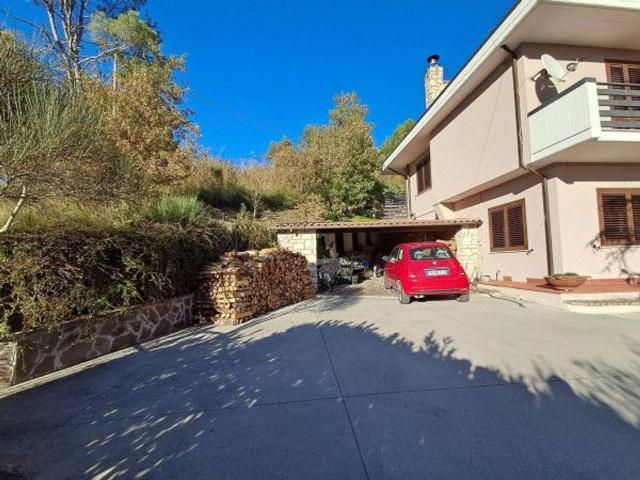 Villa in vendita a Ascoli Piceno