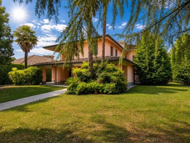 Villa in vendita a Assago MI