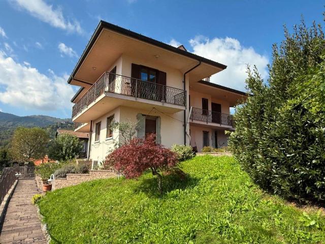 Villa in vendita a Asso CO