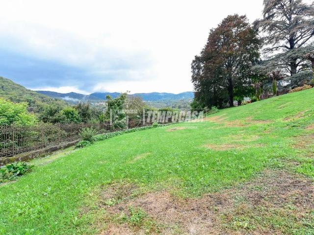 Villa in vendita a Asso CO