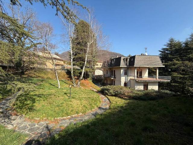 Villa in vendita a Asso CO