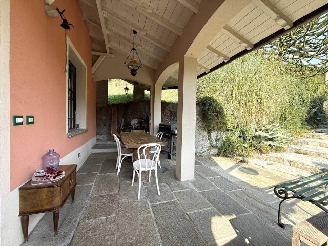 Villa in vendita a Asso CO