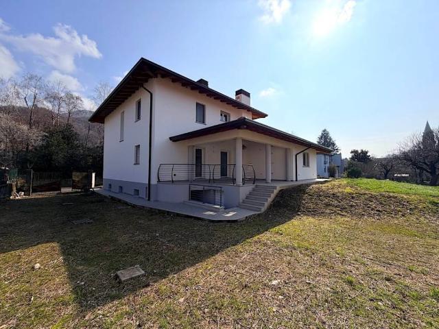 Villa in vendita a Attimis UD