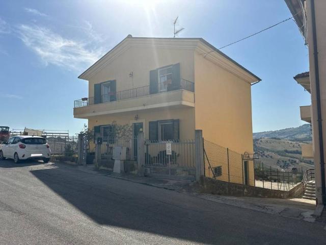 Villa in vendita a Atri TE