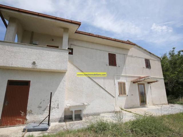 Villa in vendita a Atri TE