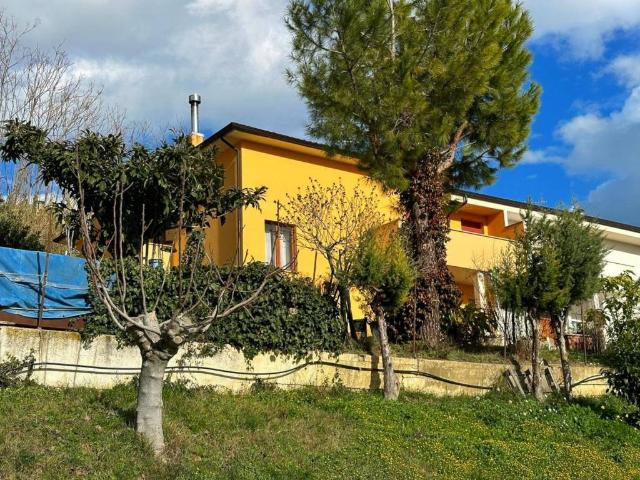 Villa in vendita a Atri TE