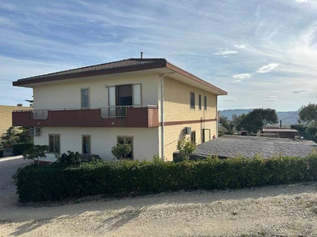 Villa in vendita a Atri TE