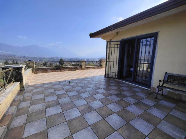 Villa in vendita a Atripalda AV