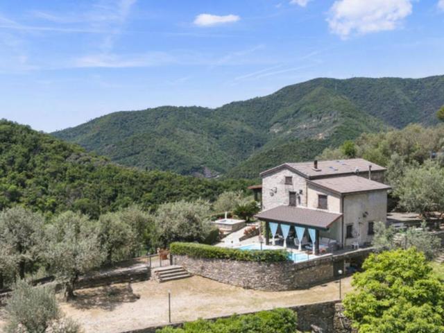 Villa in vendita a Avegno GE