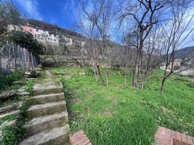 Villa in vendita a Avegno GE