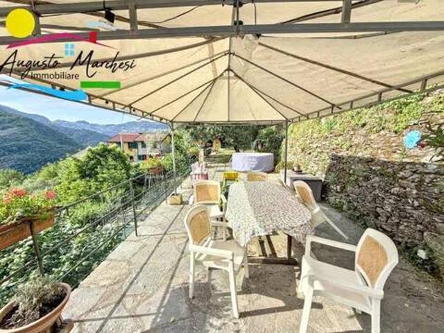 Villa in vendita a Avegno GE