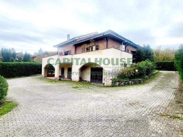 Villa in vendita a Avellino, Contrada S. Eustachio