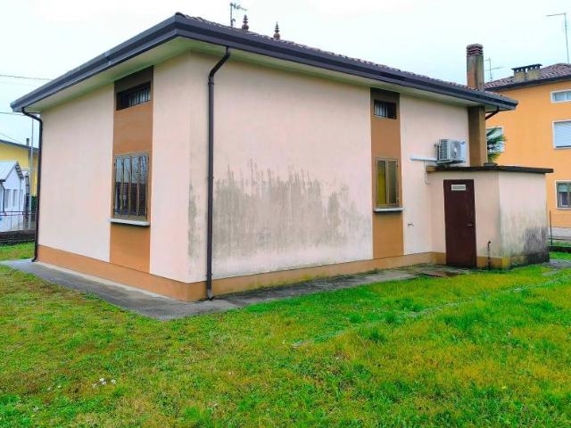 Villa in vendita a Aviano PN
