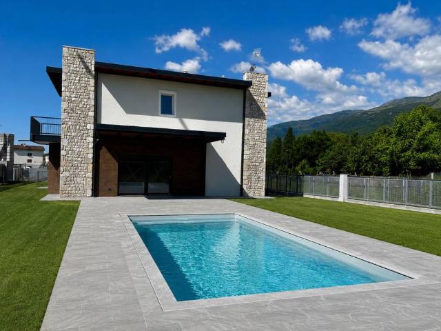 Villa in vendita a Aviano PN