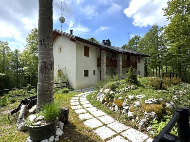 Villa in vendita a Aviano PN