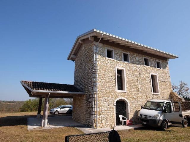 Villa in vendita a Aviano PN
