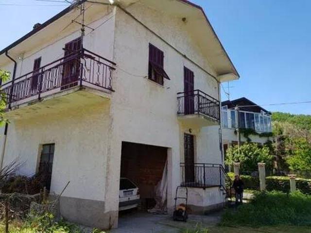Villa in vendita a Avolasca AL