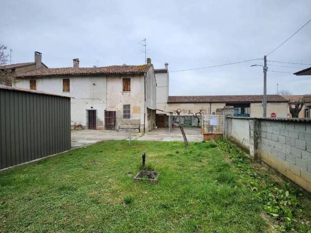 Villa in vendita a Azzanello CR