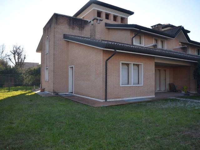 Villa in vendita a Azzano Mella BS