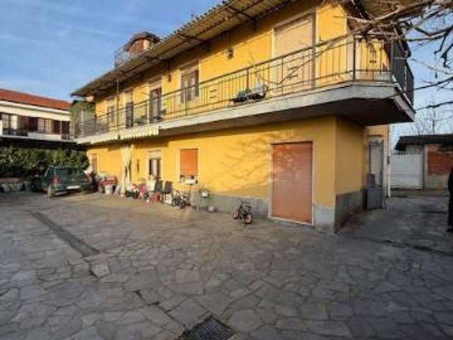 Villa in vendita a Azzano d'Asti AT