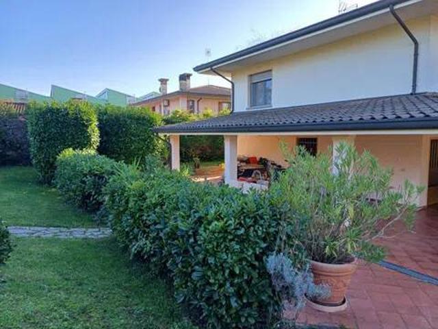 Villa in vendita a Azzano Decimo PN