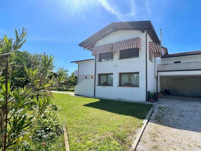Villa in vendita a Azzano Decimo PN