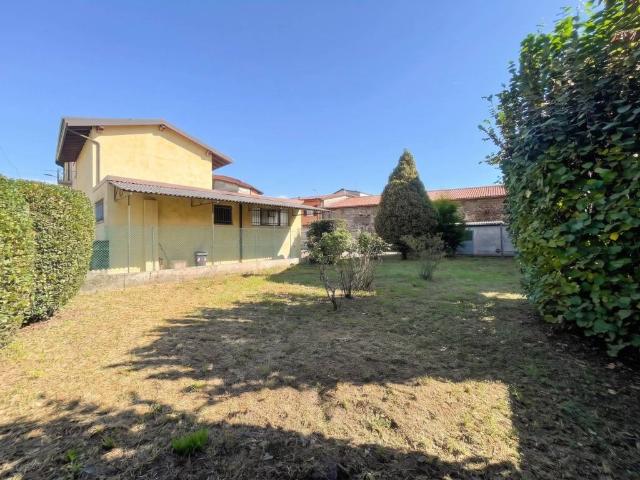 Villa in vendita a Azzano San Paolo BG