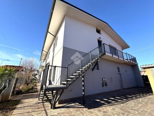 Villa in vendita a Azzano San Paolo BG