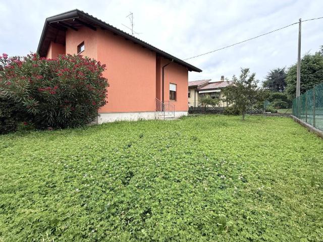 Villa in vendita a Azzano San Paolo BG