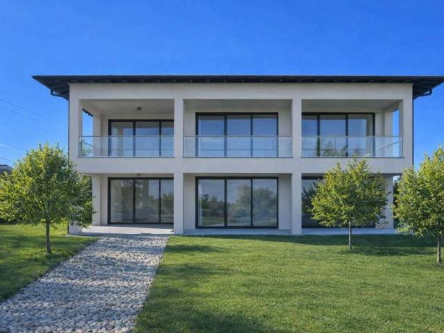 Villa in vendita a Azzate VA