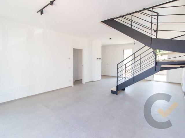 Villa in vendita a Azzate VA
