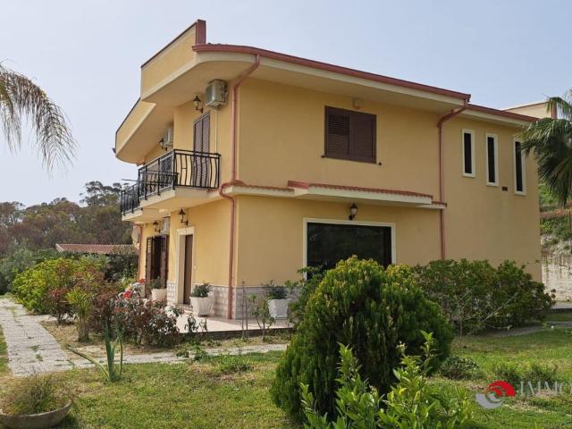 Villa in vendita a Bova Marina