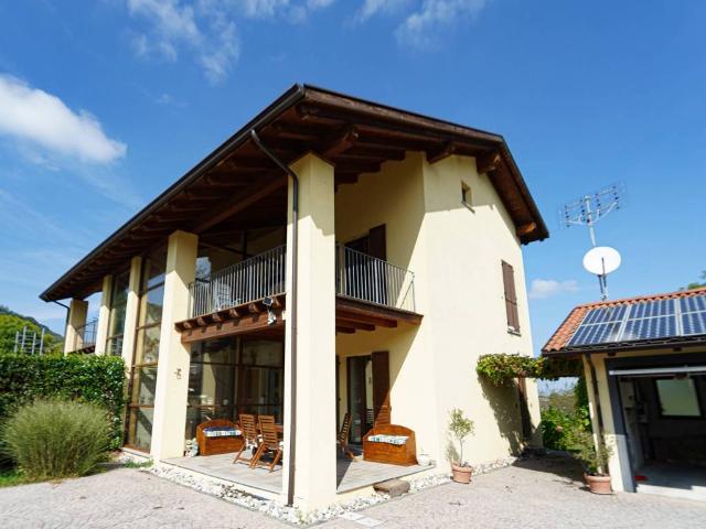 Villa in vendita a Boves CN