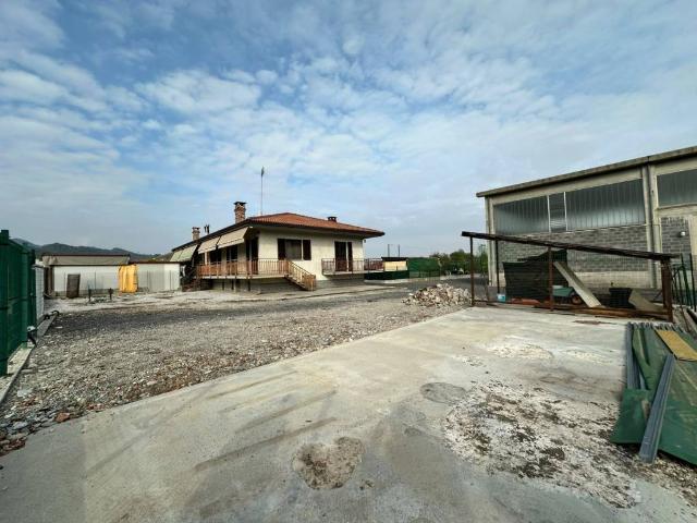 Villa in vendita a Boves CN