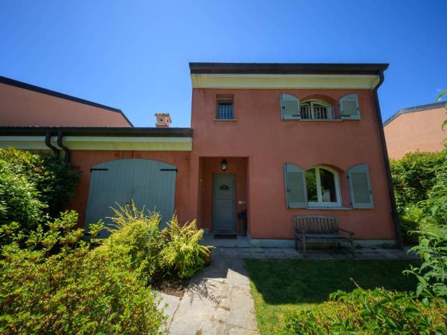 Villa in vendita a Bogogno NO