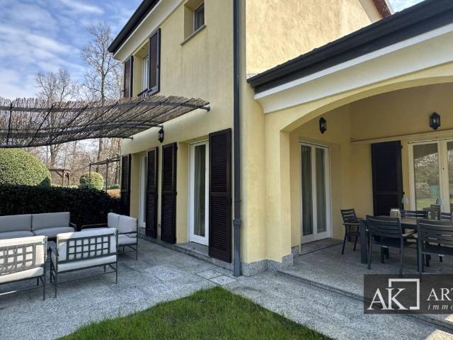 Villa in vendita a Bogogno NO