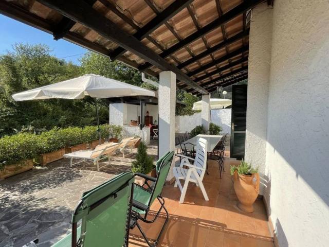 Villa in vendita a Bolano SP