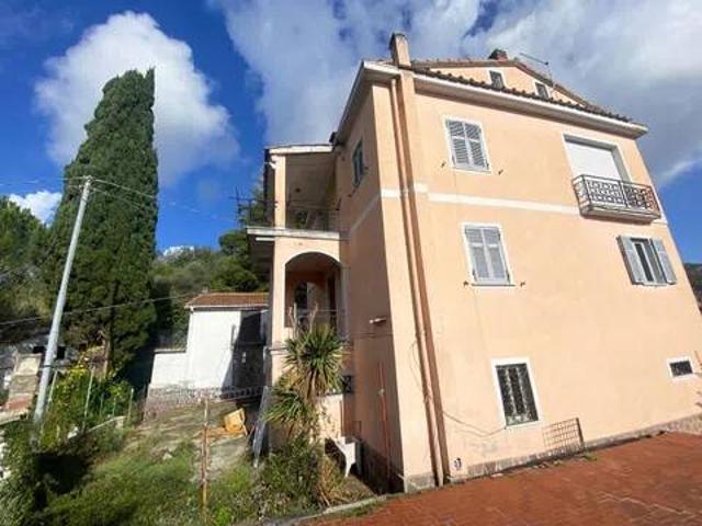 Villa in vendita a Bolano SP