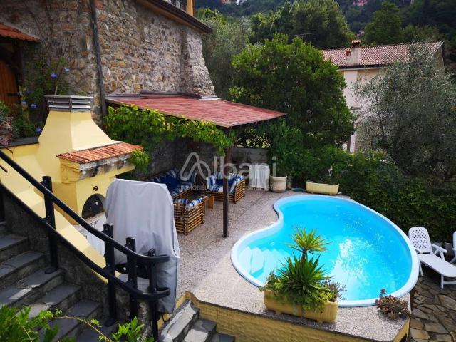 Villa in vendita a Bolano SP