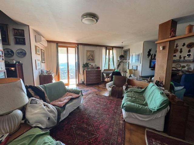 Villa in vendita a Bolano SP