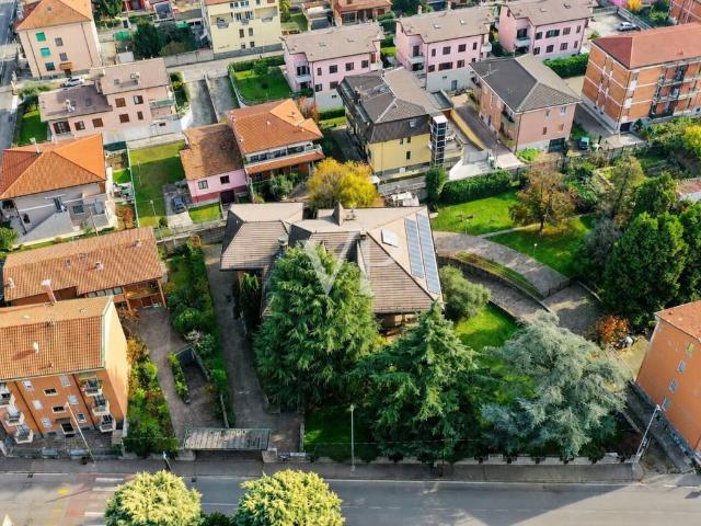 Villa in vendita a Bollate MI