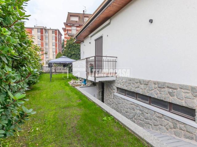 Villa in vendita a Bollate MI