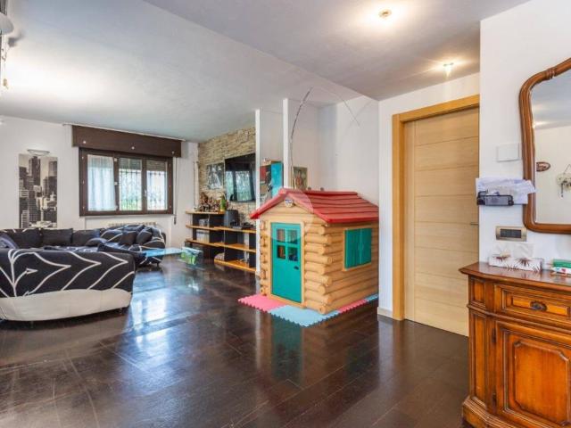 Villa in vendita a Bollate MI