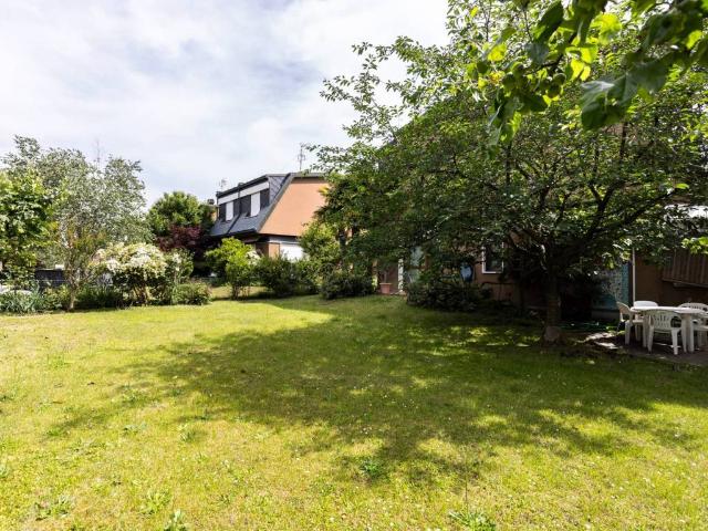 Villa in vendita a Bollate MI