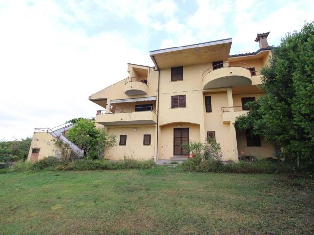 Villa in vendita a Bolsena VT