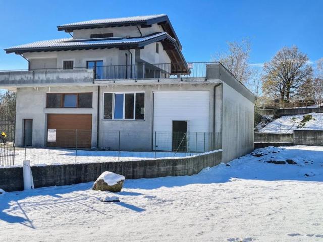 Villa in vendita a Bolzano Novarese NO
