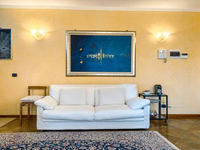 Villa in vendita a Bolzano Novarese NO