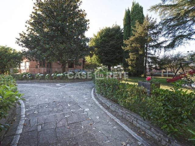 Villa in vendita a Bomarzo VT